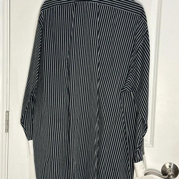 Men's Black and White Striped Shirt - Picture 8 of 9